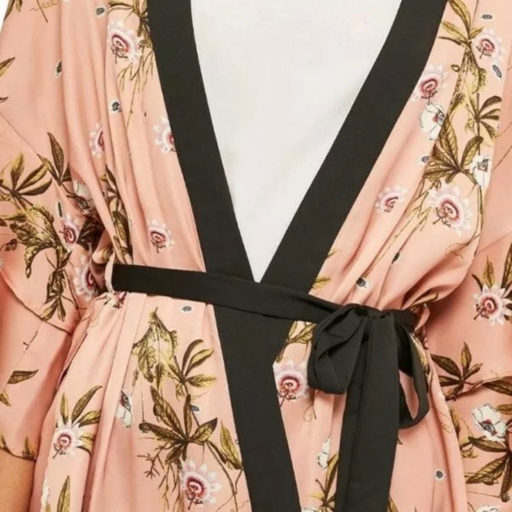 NWT Topshop Exotic Floral Kimono Wrap in Pink